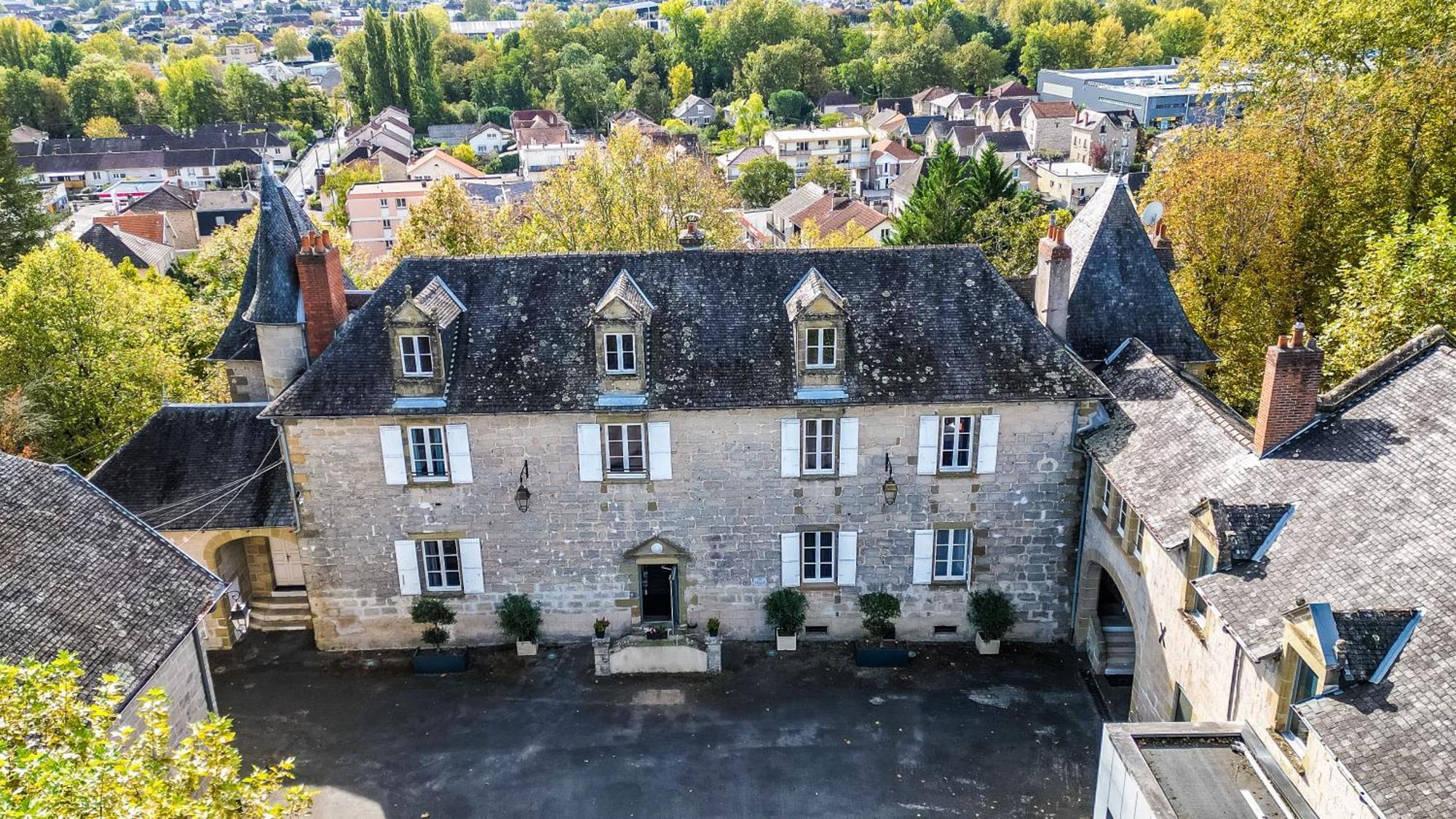 Hotel Chateau De Lacan Бриве-ла-Гаилларде Экстерьер фото